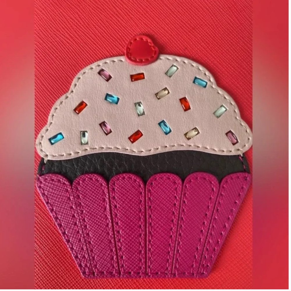 Kate Spade Take The Cake Imogene Passport case wallet like new no tags - Picture 3 of 14